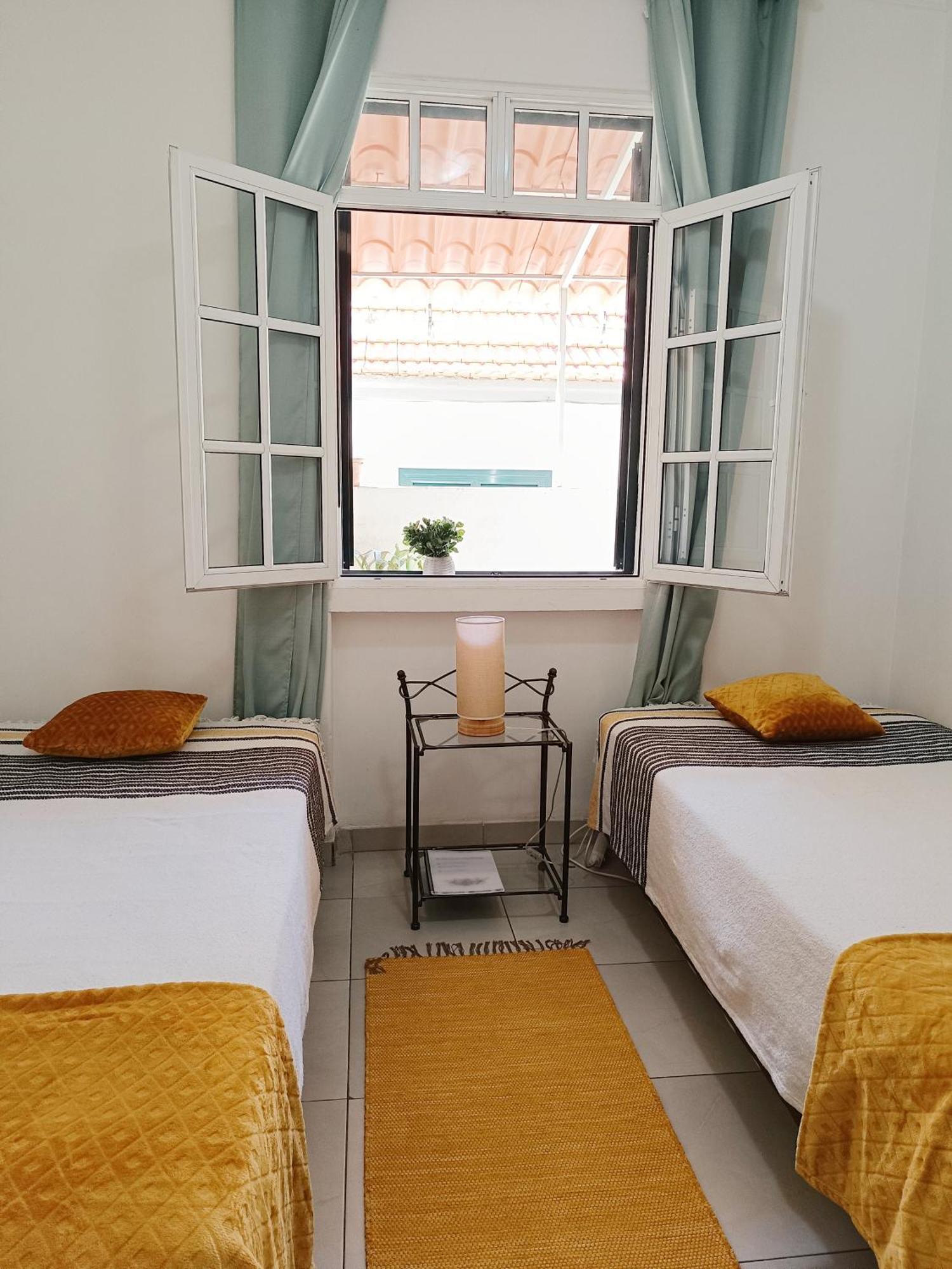 Home & Flower - Private Bedrooms Funchal المظهر الخارجي الصورة